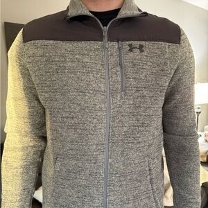 Under Armour jacket/ sweatshirt/ zip up size S/M

Perfect condition